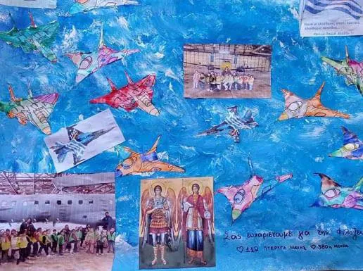 Χειροποίητη κατασκευή των παιδιών με αεροπλανάκια, ευχαριστήρια αφίσα